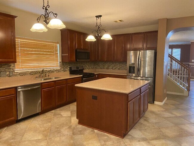 Building Photo - 16219 Peach Bluff Ln