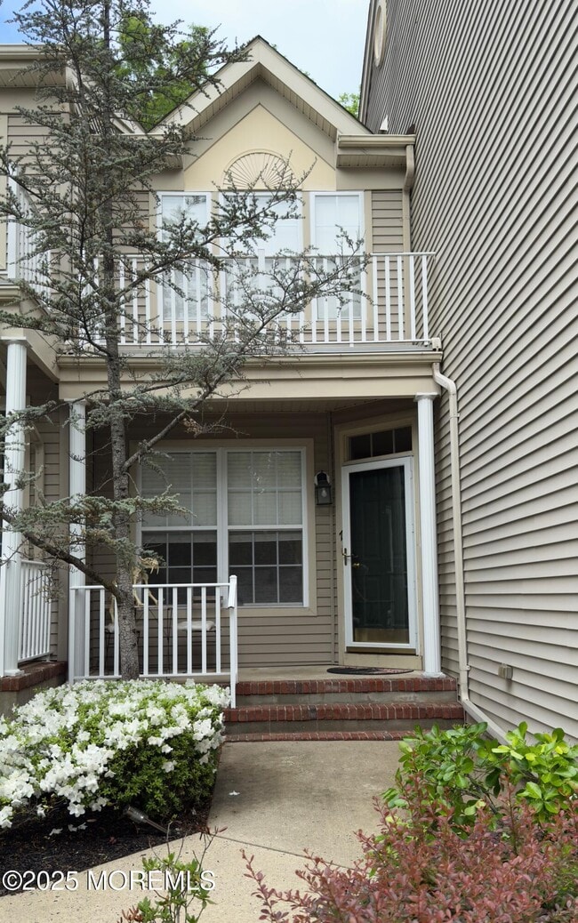 Building Photo - 7 Pine Tree Terrace