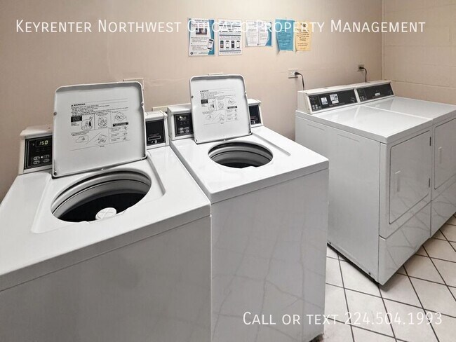 Building Photo - 3000 Bayside Dr