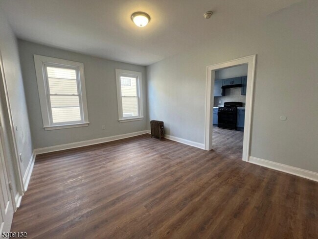 Building Photo - 55 Schley St
