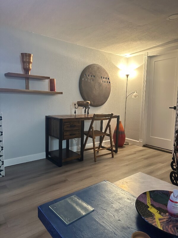 Building Photo - 1203 N Saturn Ave