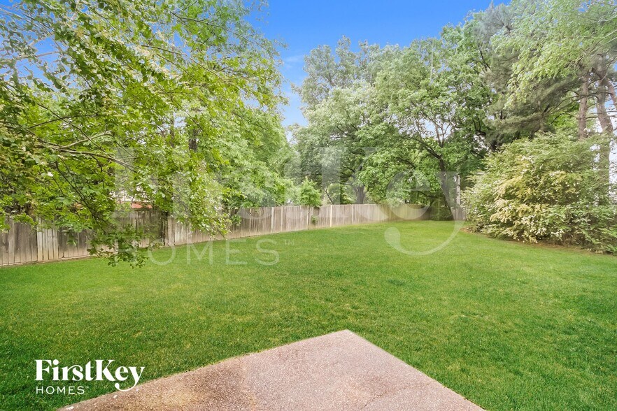 Building Photo - 5046 Sweet Cherry Cove