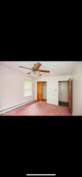 Building Photo - 365 Closson Rd