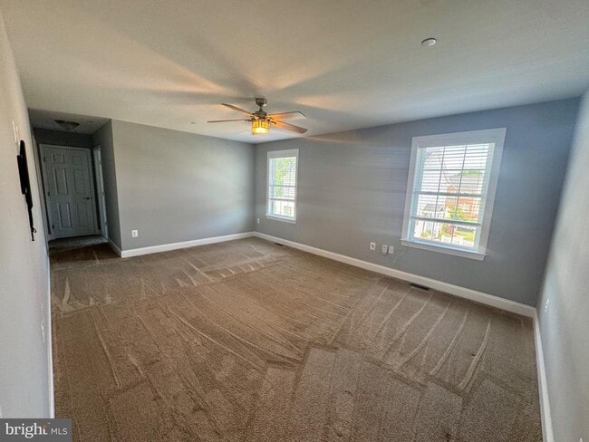 Building Photo - 1005 Clover Cir