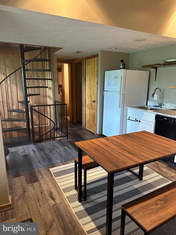 Building Photo - 346 Spitz Ln