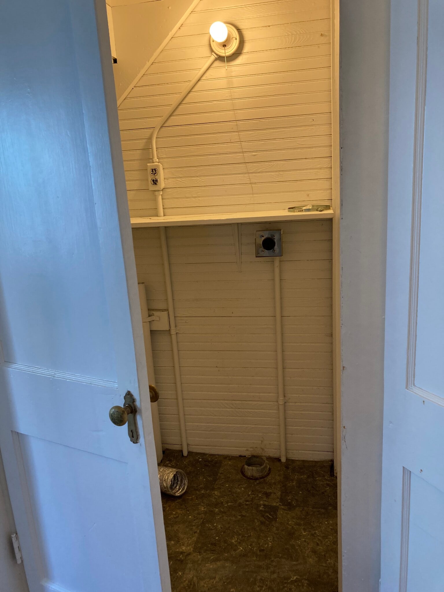 W/D hookup closet - 838 Shober St