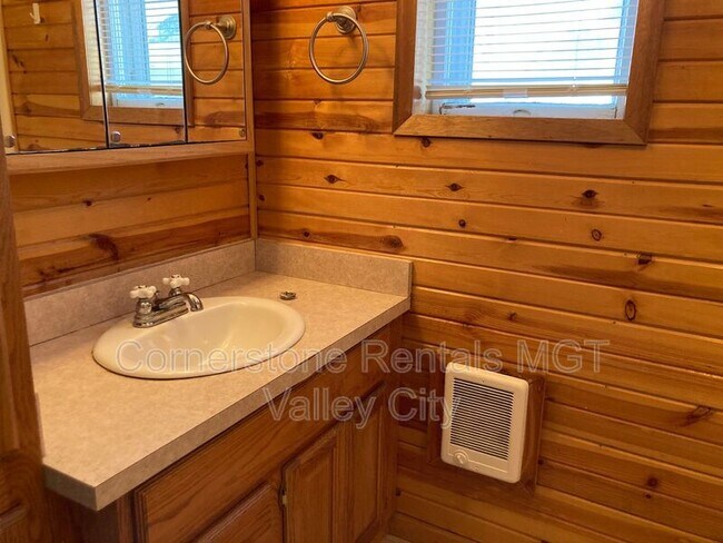 Building Photo - 253 College St SE