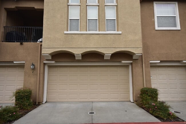 Building Photo - 1030 Sierra View Cir