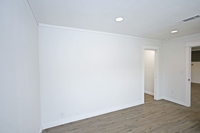 Building Photo - 442 Rothe Loop