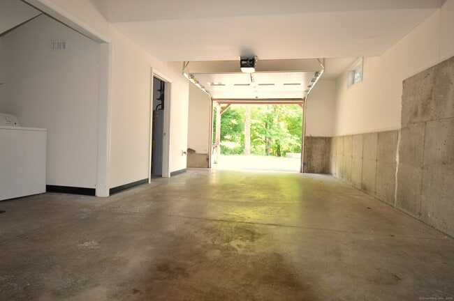 Building Photo - 173 Saybrook Rd