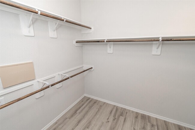 Building Photo - 21610 Lexor Dr
