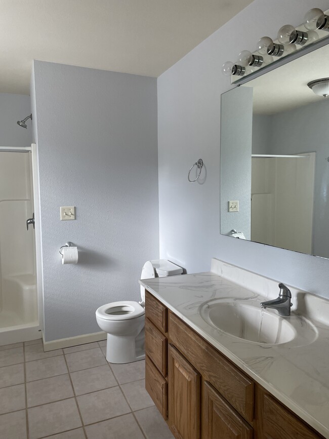 Primary suite bathroom With shower - 5185 Samuelson Rd