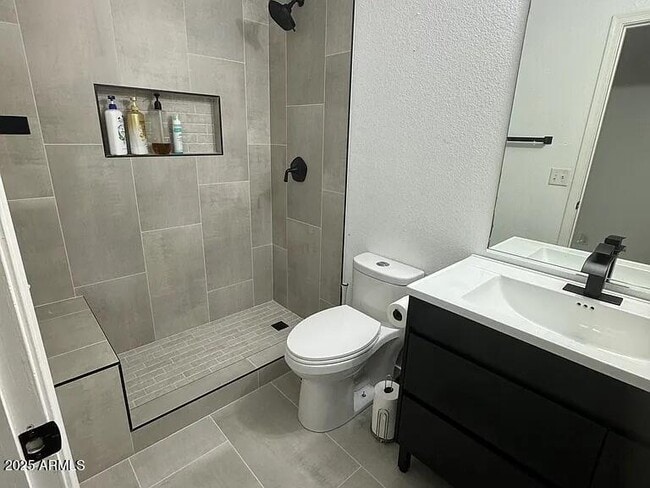 Building Photo - 41848 W Hillman Dr