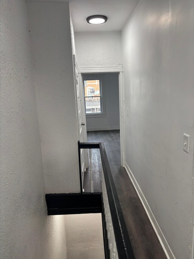 Building Photo - 1673 Cliftview Ave