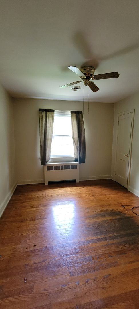 Building Photo - Brick ranch in Southside with large privat...