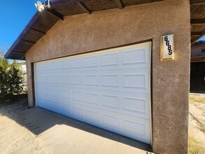 Building Photo - Two Bedroom Home Downtown 29 Palms