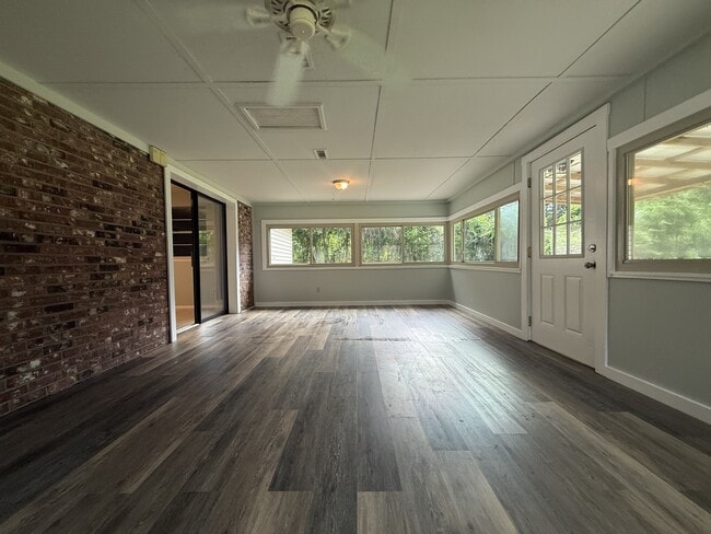 Building Photo - 2803 Smilax Ave