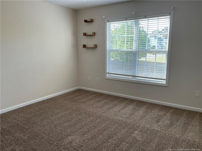 Building Photo - 346 Cresthaven Dr