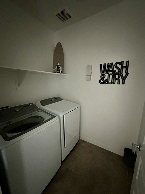 Building Photo - 4077 S Sabrina Dr