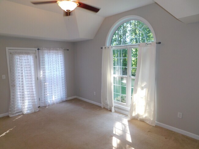 Building Photo - 235 Harbor Landing Dr