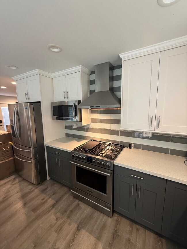 Building Photo - 4059 Vineyard Ave
