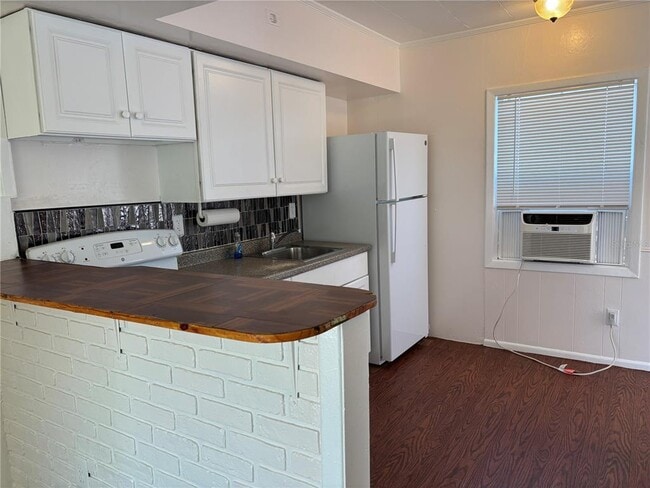 Building Photo - 2162 46th Ave N