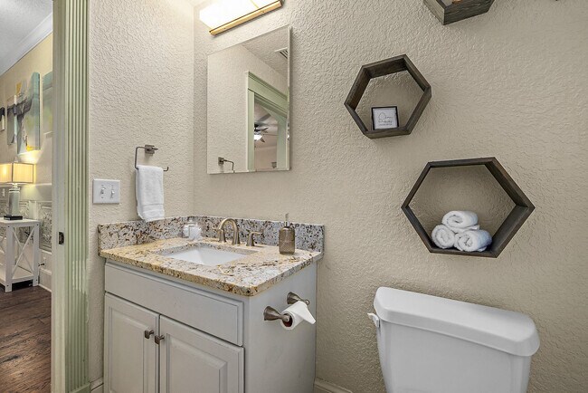 Building Photo - 92 Washington St