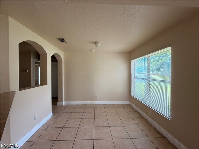 Building Photo - 316 NW 18th Ave