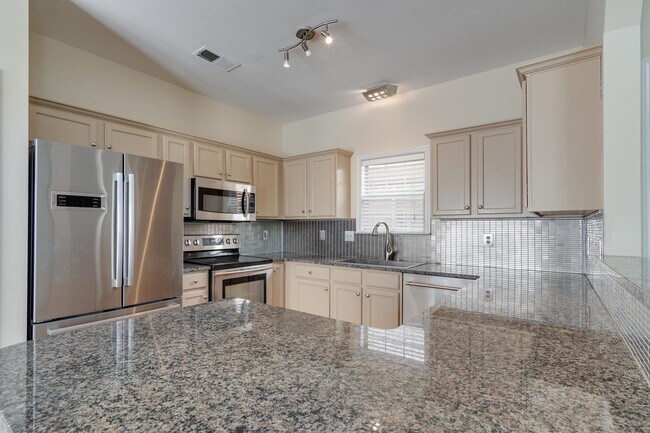 Building Photo - 331 Fountain River Dr