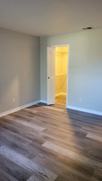 Walk-in Closet - 4708 Walden Cir