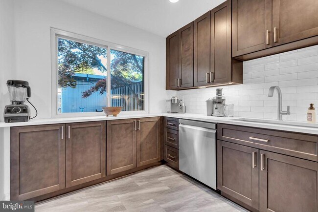 Building Photo - 1052 Cedar Ridge Ct