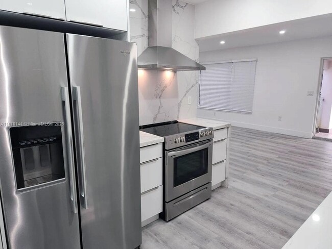 Building Photo - 1269 NE 145th St