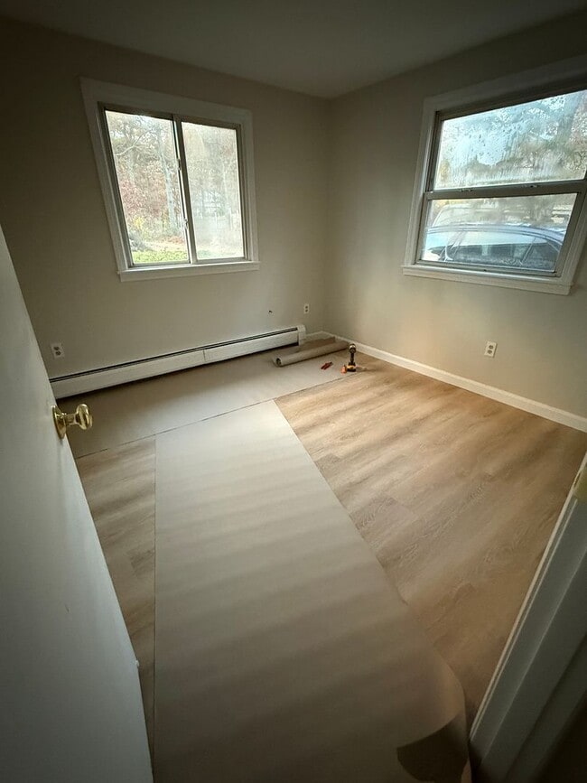 Building Photo - 206-208 Higgins Crowell Road