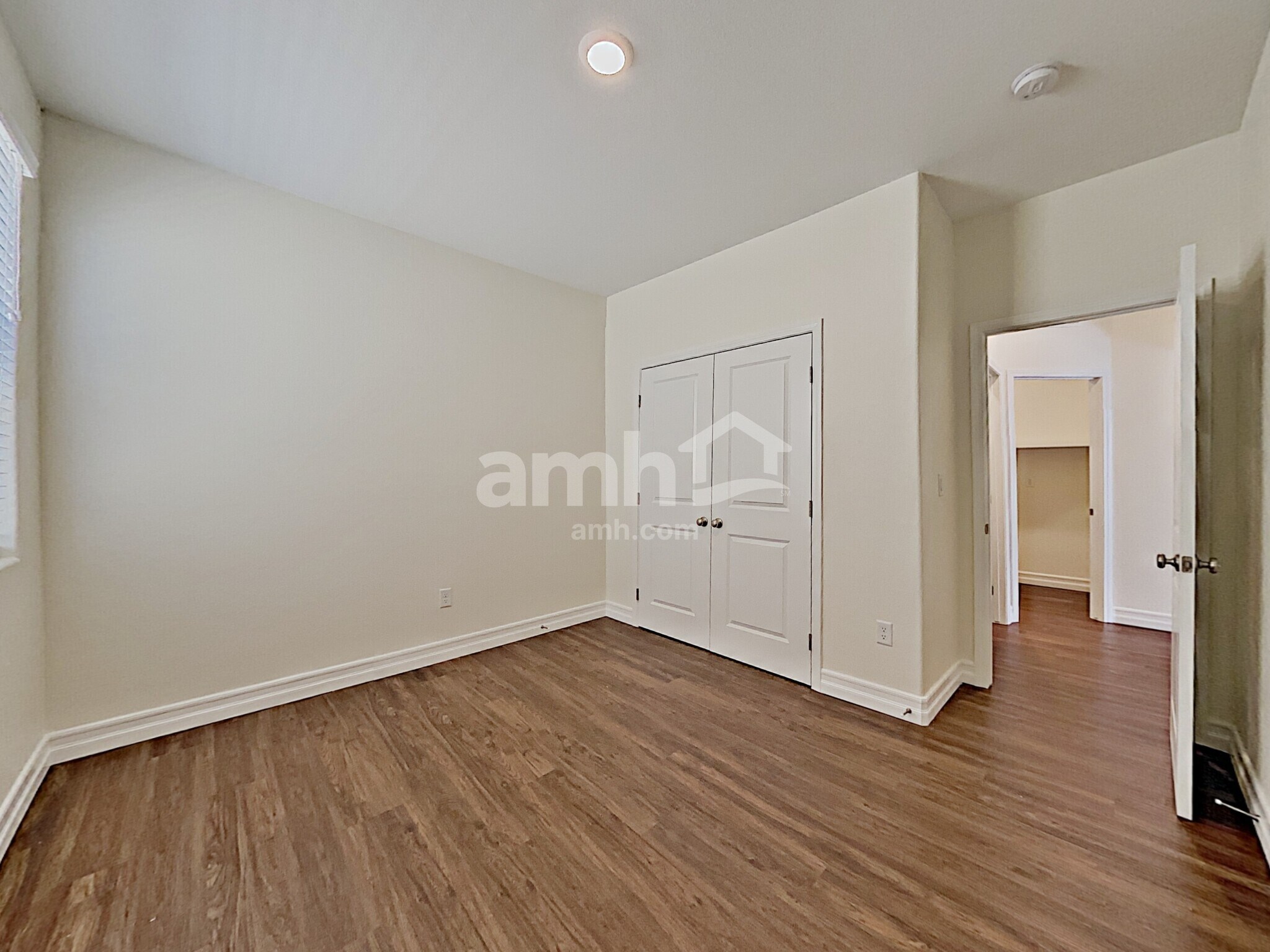 Building Photo - 5825 Petronius St