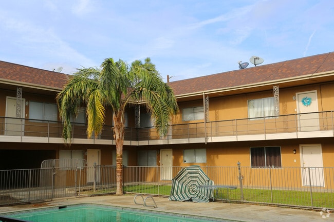 Building Photo - 3143 S H St