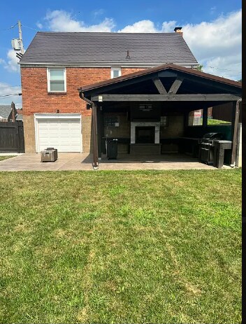 Building Photo - 500 Overhill Dr