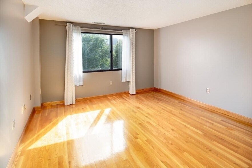 Building Photo - 30 Revere Beach Pky