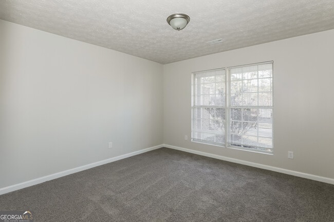 Building Photo - 955 Foxworthy Ln