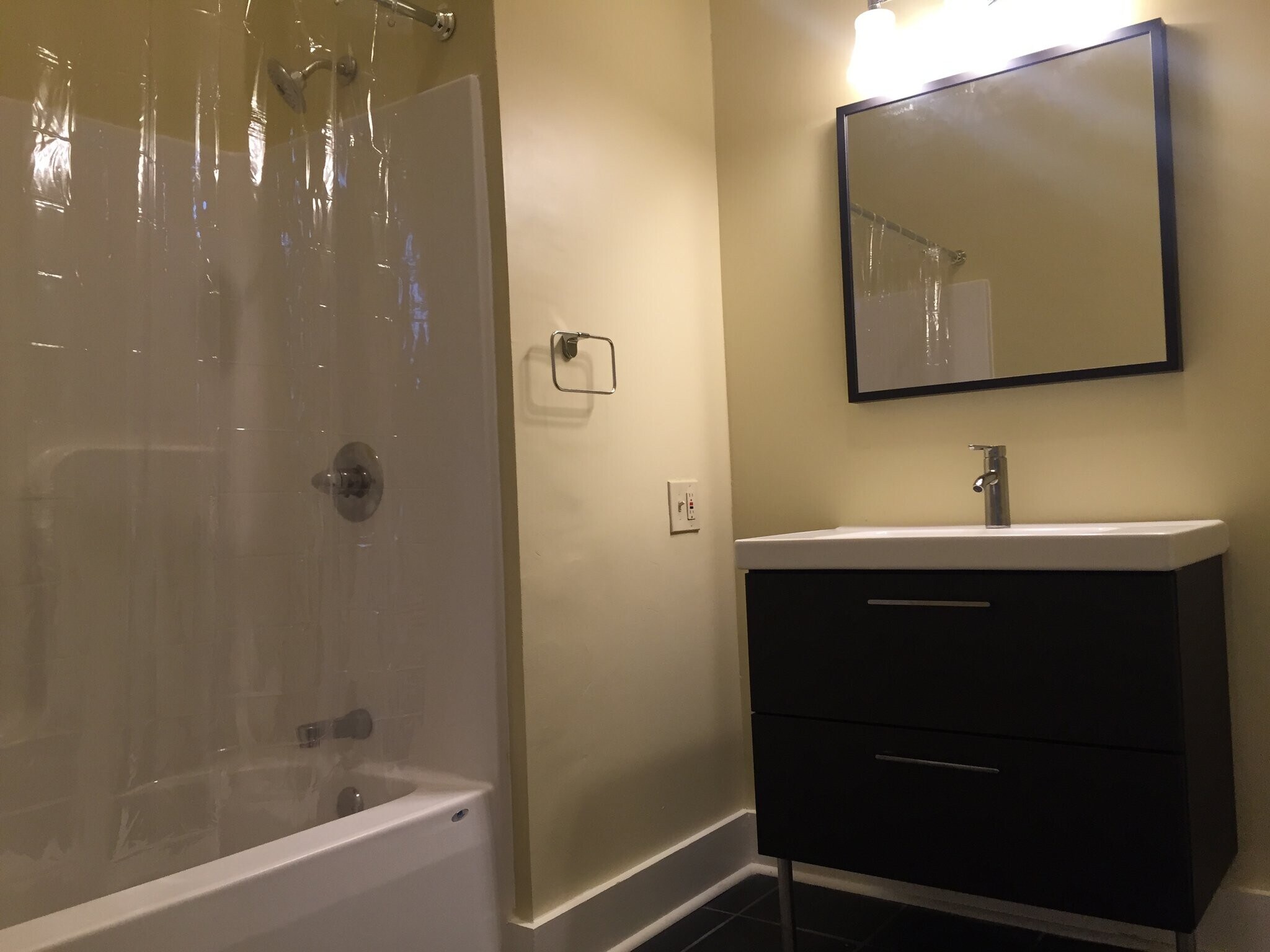 Building Photo - 715 Sherman St