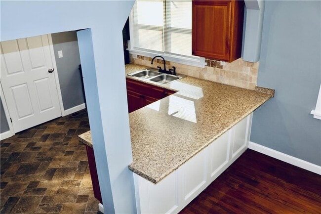 Building Photo - 1526 Childress Dr SW