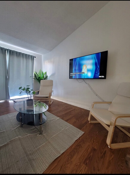 Building Photo - 2564 Woodgate Blvd