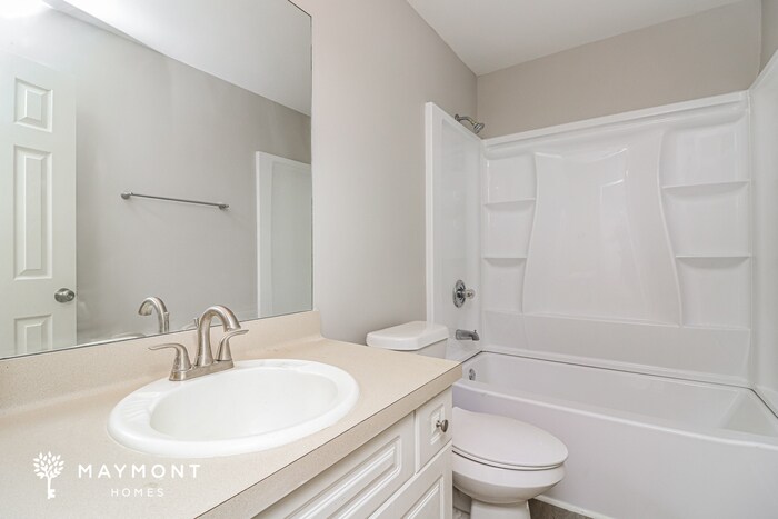 Building Photo - 113 Whispering Ct