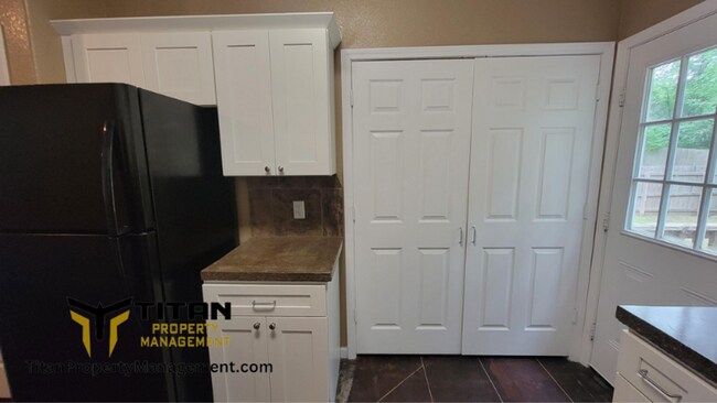 Building Photo - Cute 2 bed/2 bath house