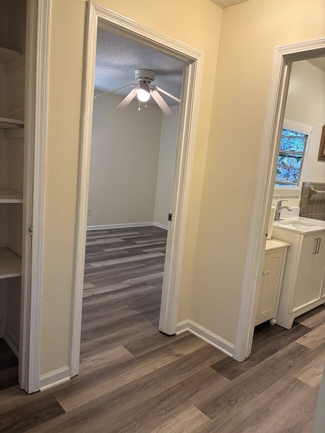 Building Photo - 45 Elm St