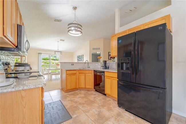 Building Photo - 525 Ridges Dr