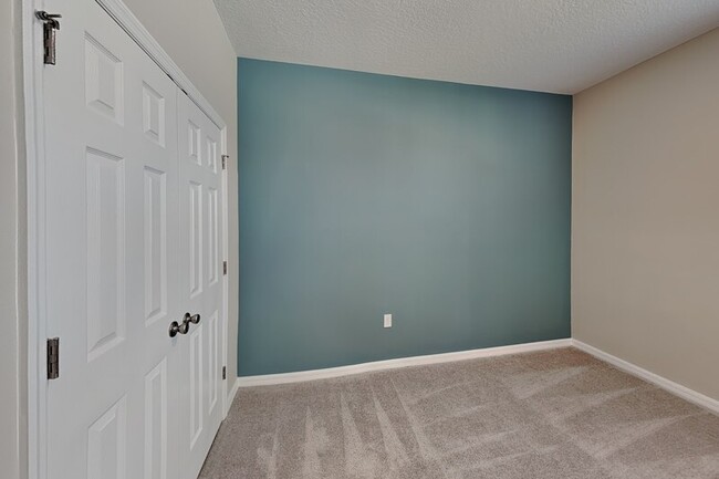 Building Photo - 805 Lemon Ave