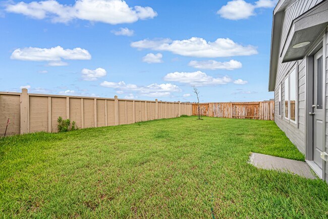 Building Photo - 25625 Rose Creek Dr