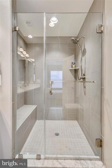 Building Photo - 8052 Red Hook St