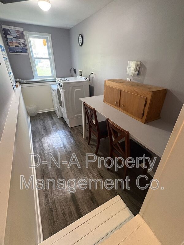 Building Photo - 267 Brodhead Ave