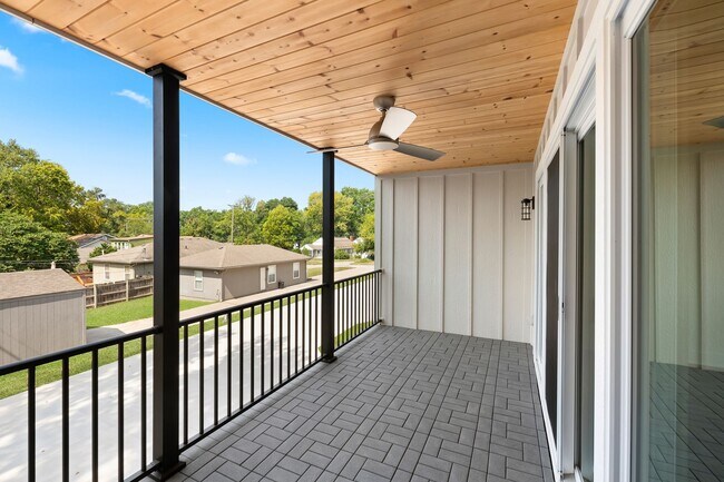 Building Photo - Main Street Townhomes